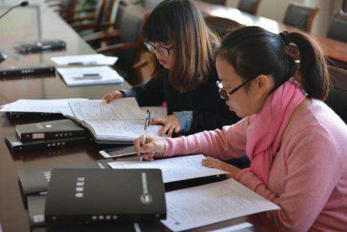 教师提离职被校方索赔42万,校方对此有何回应?