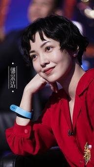 郭采洁因为不当言论向汪峰道歉竟上热搜,凭借高情商实力圈粉,你怎么看?