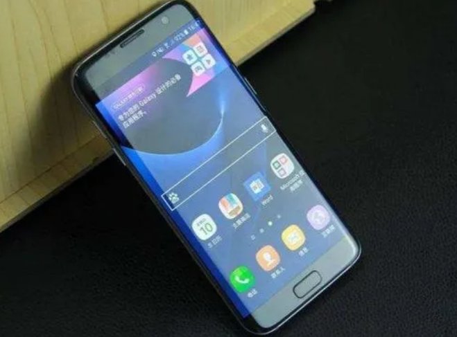 曲面屏是不是智商税?曲面屏的优缺点是什么?