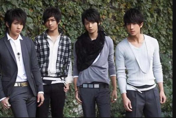 飞轮海大海报贴满整墙，当年的飞轮海火到什么程度？