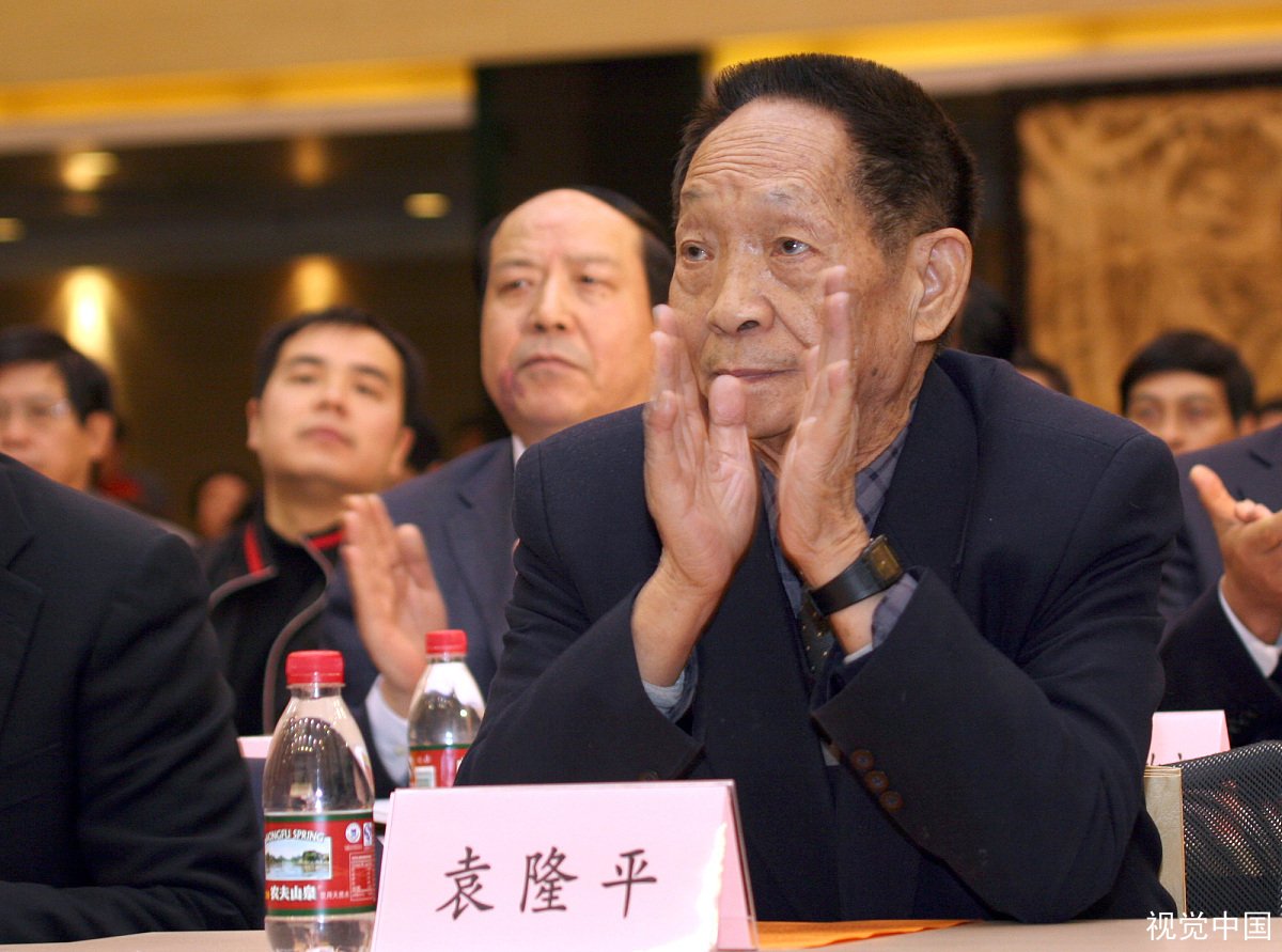 袁隆平在病危之际,还关心着稻子的长势,你如何看待袁隆平这种敬业精神?