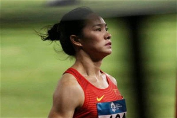 北京体育大学惊现“百米女飞人”，她是专业的吗？
