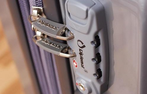 外交官拉杆箱属于什么档次的品牌？