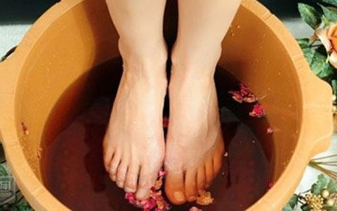 花椒水泡脚的功效与作用？