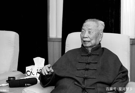 官至副国级,曾任江苏省委书记,62岁任上海市委书记,他是谁?