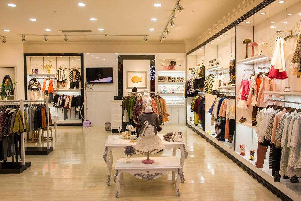 加盟一个服装店 需要多少钱？