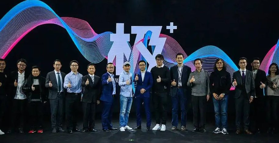 北极光工作室为什么叫光头?