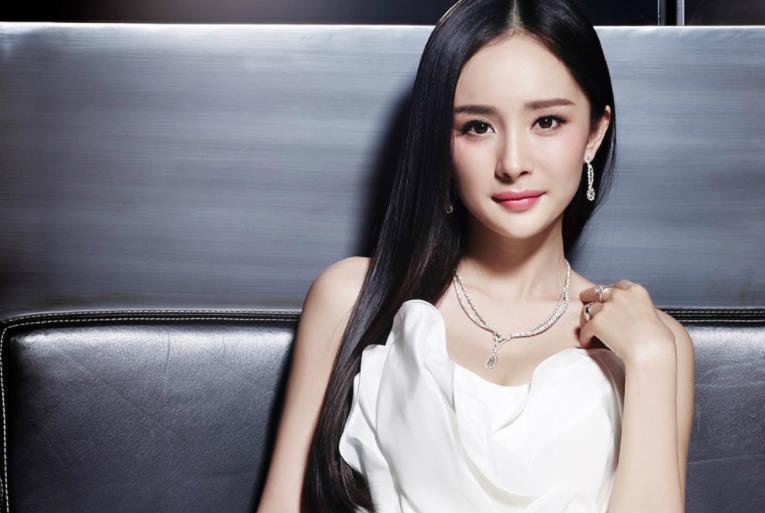 杨幂得孩子是她十月怀胎所生吗