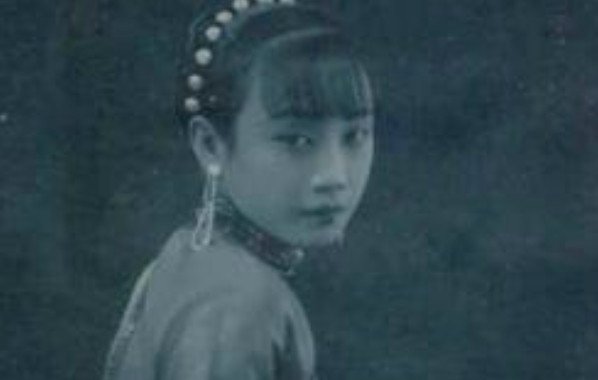 周黛莲本是柔弱佳人，为什么最后成了军统间谍？