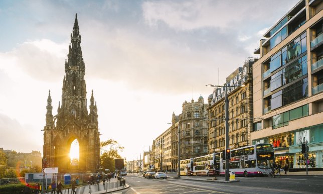 去英国留学要考什么内容？