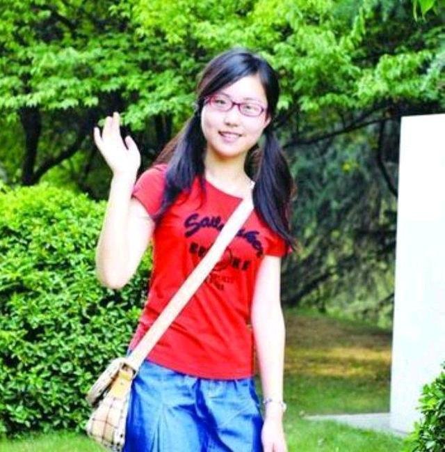 安徽女孩以总分704摘得理科状元,考上清华,她是养成了什么好习惯?