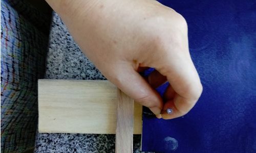 古书的装订线是怎样穿的？？