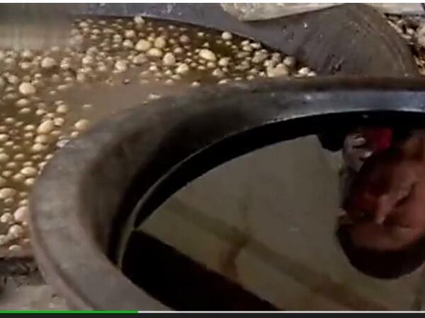 蚕茧人工怎样抽丝？