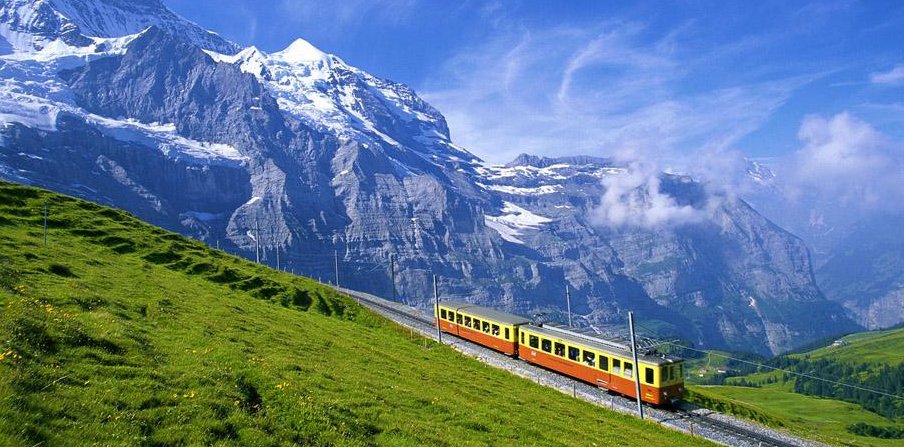 火车司机一个月能挣多少钱？