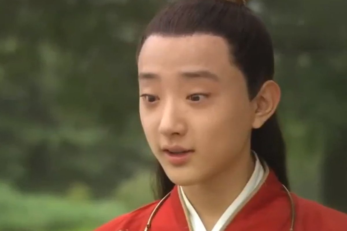 在《红楼梦》中，贾宝玉和秦钟的关系是怎样的？