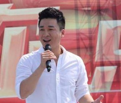 通过星光大道一举成名,靠着父亲患癌捞金千万的杨帆,如今生活咋样了?