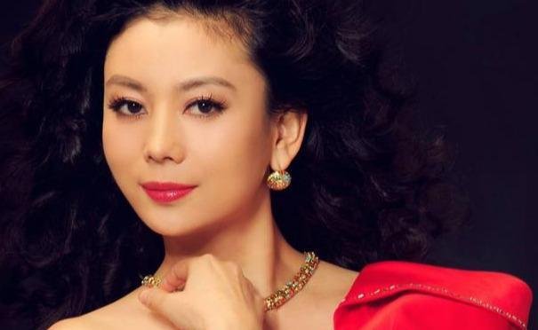 朱军的老婆是谁?现今事业又是怎么样的?