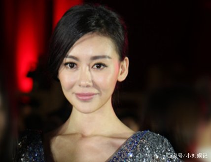 颜值身材不输吉娜，却被朗朗无情抛弃，陪伴郎朗4年的巩新亮如今怎样了？