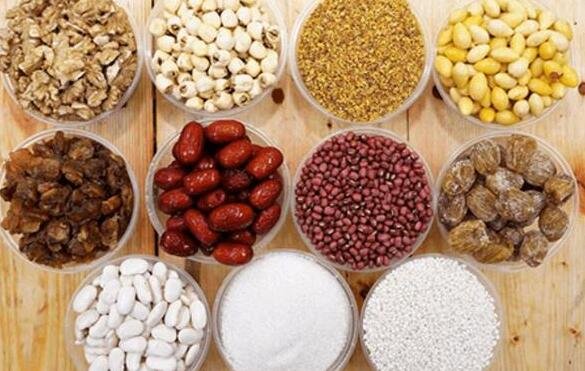 腊八粥的主要材料是什么？