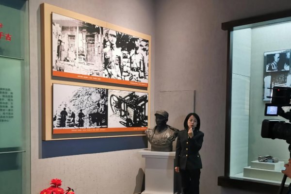 《左权将军之歌》是把哪首？