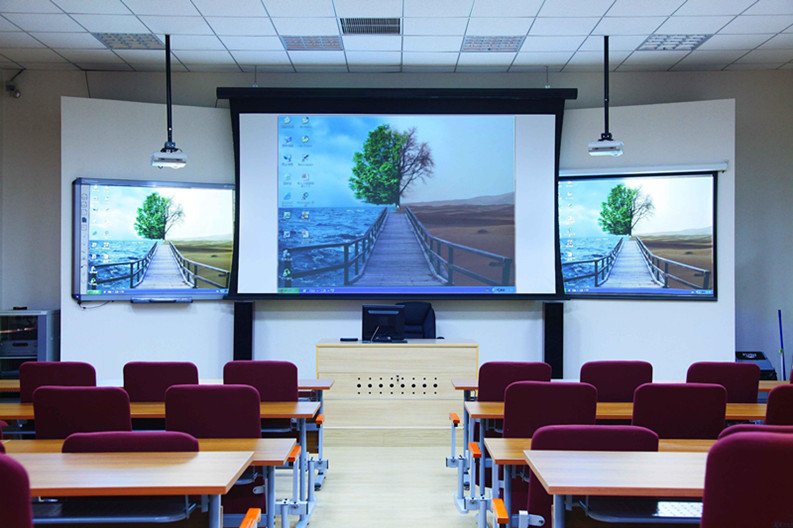 请问自己家里的投影仪可以播放3D电影吗？效果怎么样？