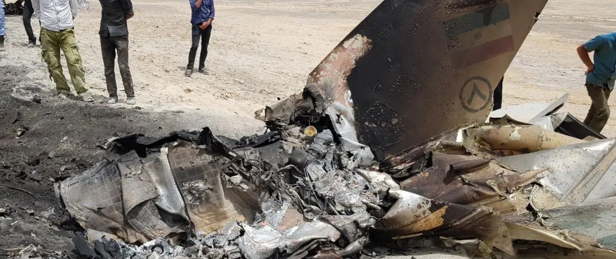 伊朗一架超轻型飞机在设拉子坠毁，两人受伤，坠机的原因是什么？