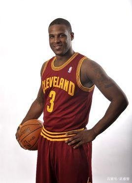 后卫迪昂-维特斯是否适合目前湖人阵容？你怎么看？