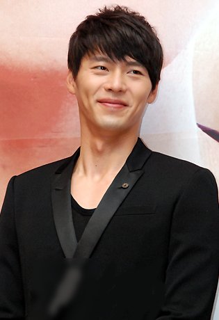 玄彬什么时候入伍？