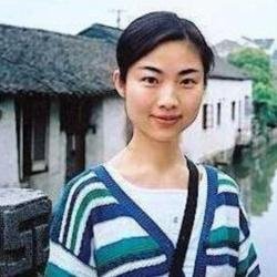 康辉的夫人是谁？