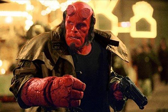 地狱男爵的身份到底是什么啊