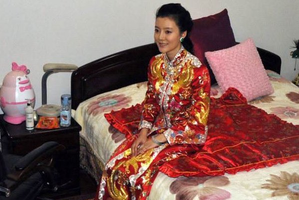 演员车晓的首次婚礼是和谁结婚的?