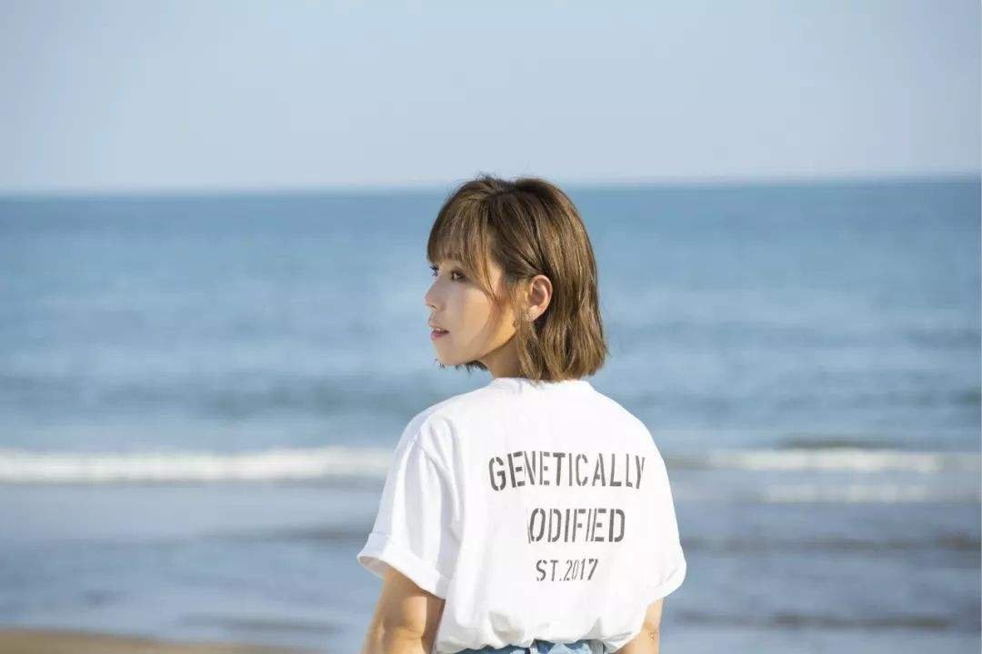 《我是歌手》的踢馆嘉宾“李佳薇”，居然转行做房产中介！这是什么情况？