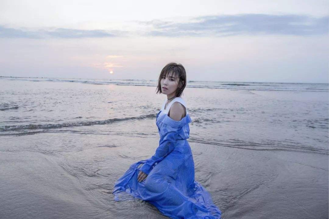 《我是歌手》的踢馆嘉宾“李佳薇”，居然转行做房产中介！这是什么情况？