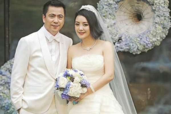 王晓蓉是王中磊的第一任妻子么