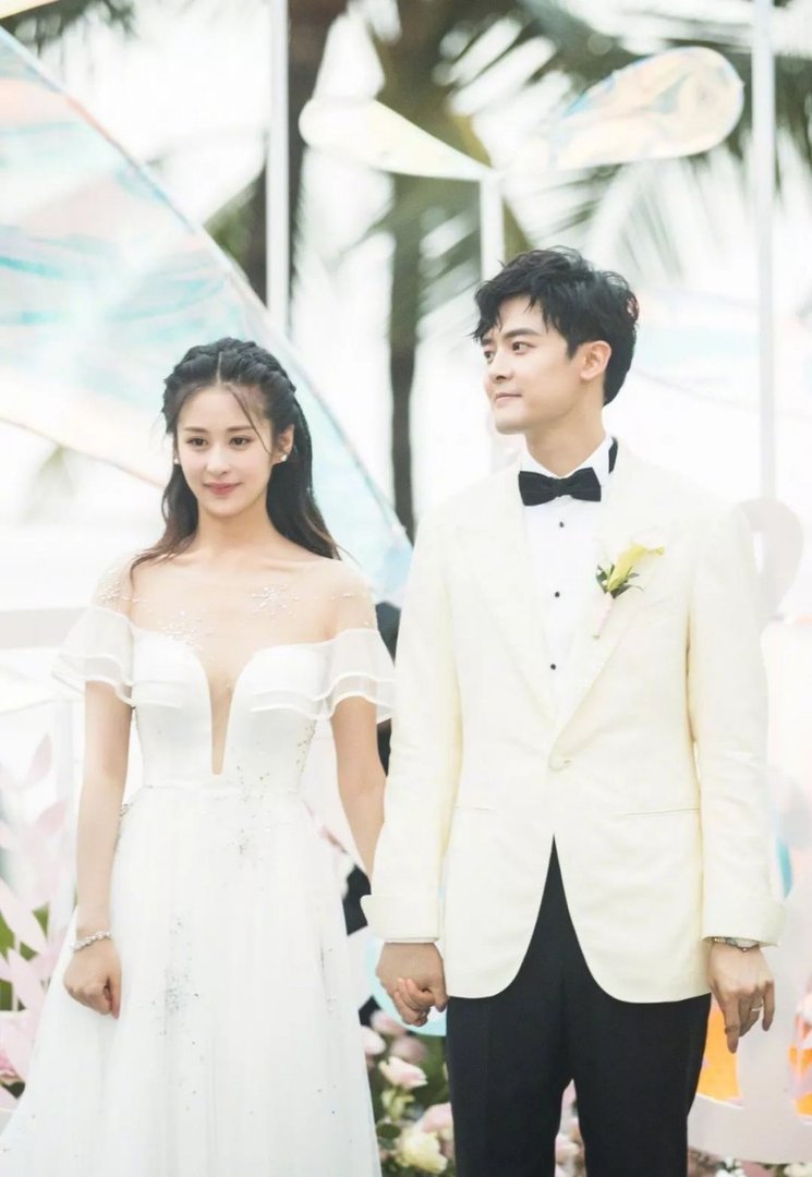 娱乐圈明星结婚,你最喜欢的婚纱造型有哪些?