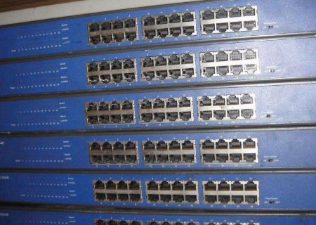24口千兆交换机桌面型和机架型有什么区别