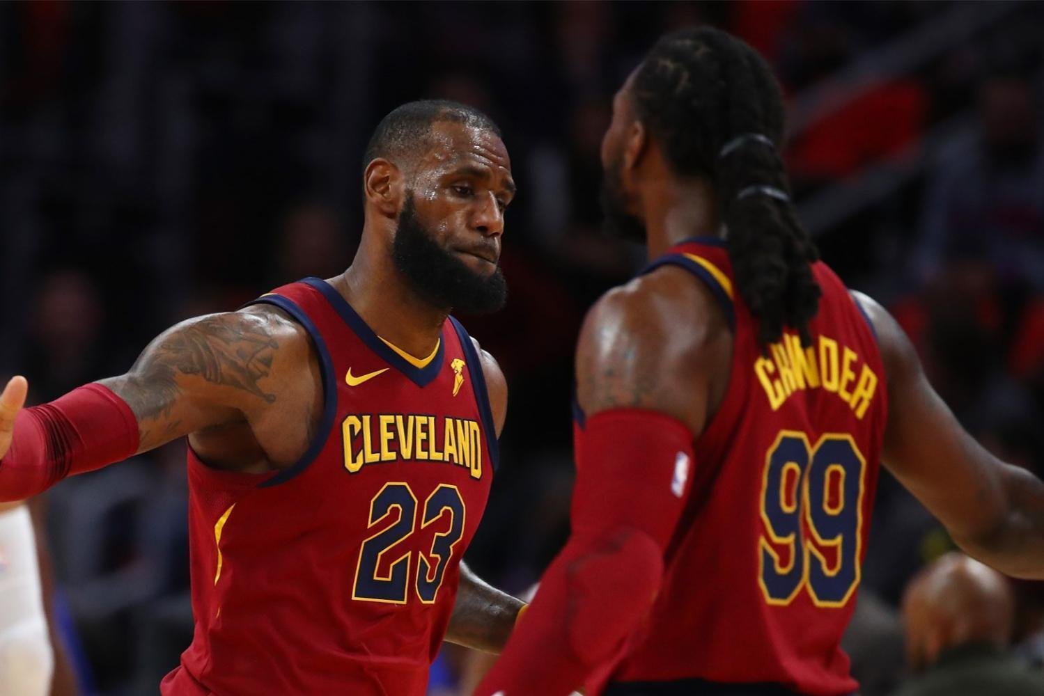 日前，克劳德晒照并称“兔子拿枪可不好玩”，为何大家都说他是嘲讽詹姆斯？