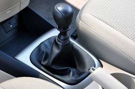 手动挡汽车怎么换挡