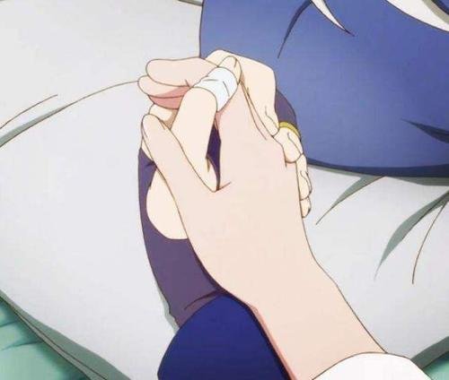 十指紧扣代表什么含义?