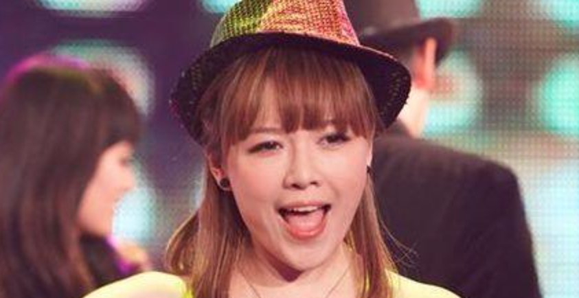 2007年，辱骂军人“看门狗”，被武警当众甩两巴掌的唐笑如今怎样了？