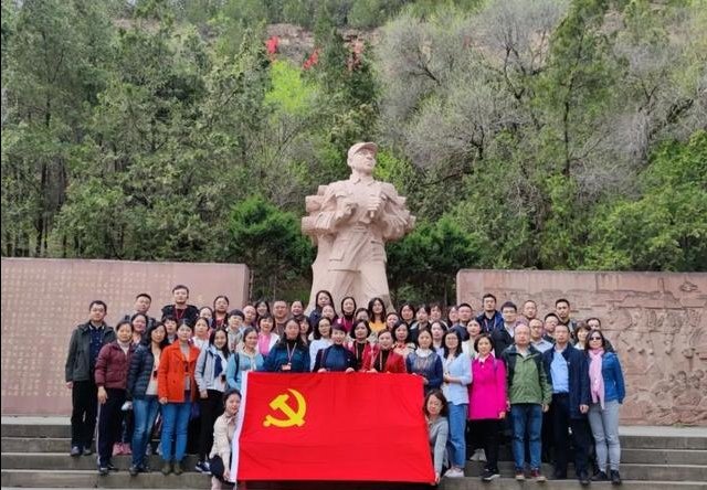 动车乘客突发疾病遇上55名医生，这55名医生是什么来头？