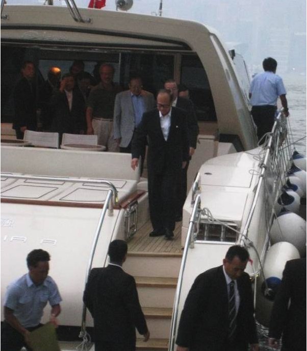 李嘉诚的红颜知己是谁？