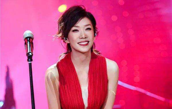 《至少还有你》歌词