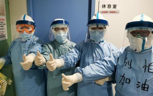 男子去郑州六院上厕所被隔离，被隔离的原因是什么？