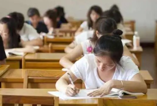 重庆高考卷子是什么卷