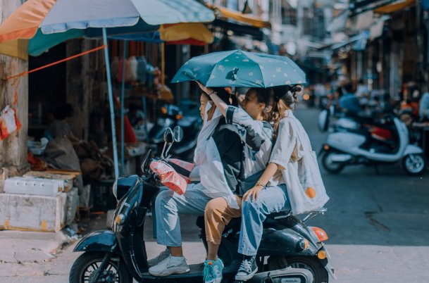 青岛男子辟谣被女友锤断肋骨，具体的情况是怎样的？