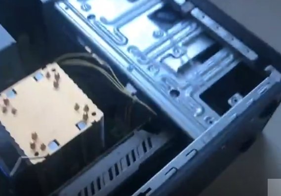 御轩X3电脑机箱怎么装显卡？