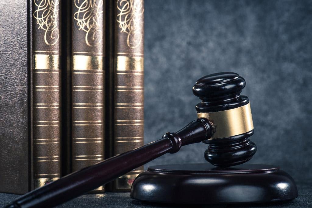 河南玛莎拉蒂案“尘埃落地”,谭明明开始服刑,她的两位同伙有何背景?