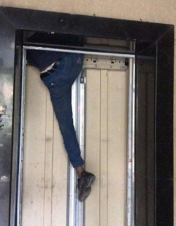 关于电梯维保工人作业时被卡身亡是什么原因?