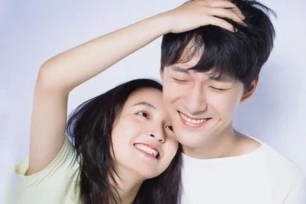 吴倩怀孕，张雨剑还在节目上跟虞书欣炒cp，他们的感情究竟如何？